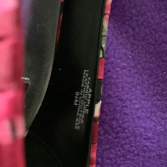 NWOT White House Black Market Floral Satin-Like Peep-Toe Heels - Picture 5 of 13